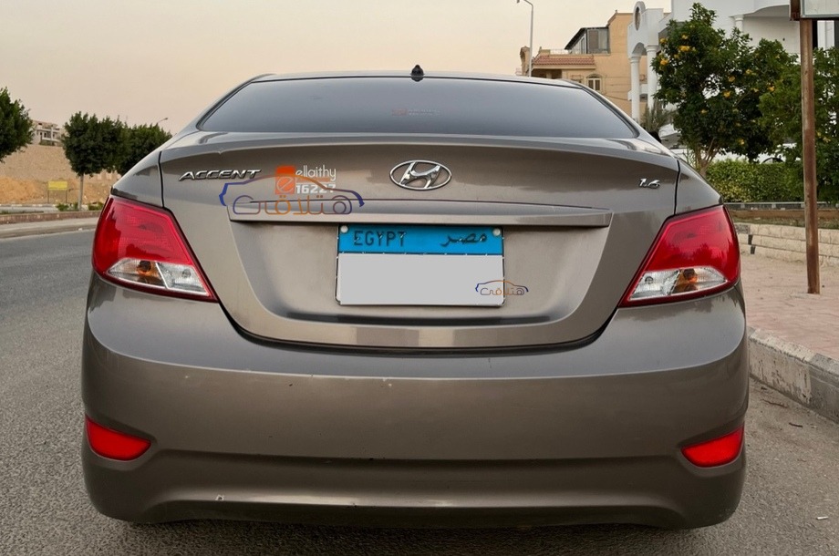 Accent RB Hyundai برونزي
