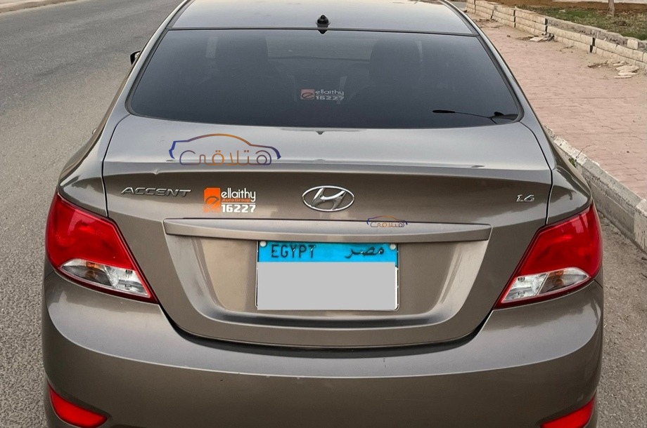 Accent RB Hyundai برونزي