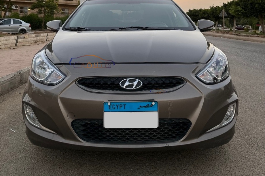 Accent RB Hyundai برونزي
