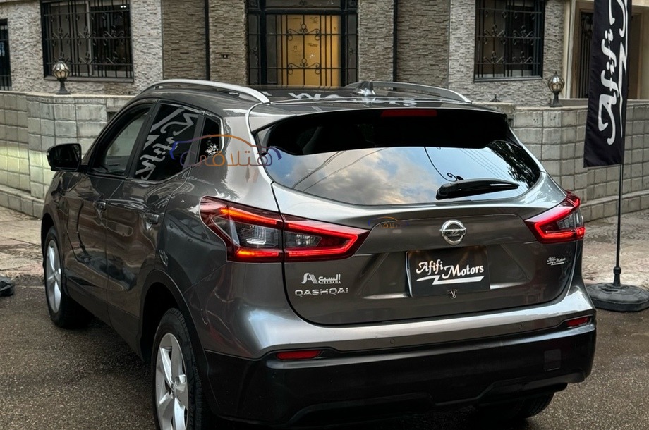 Qashqai Nissan رمادي