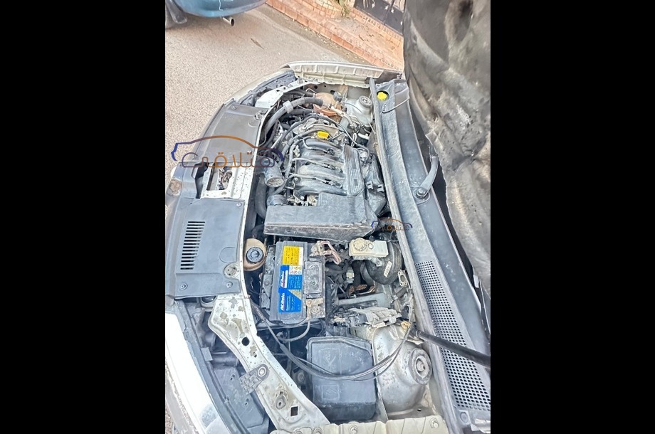 Logan Renault فضي