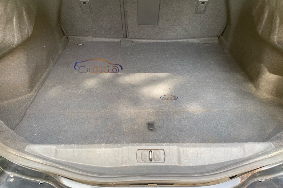 508 Peugeot أسود