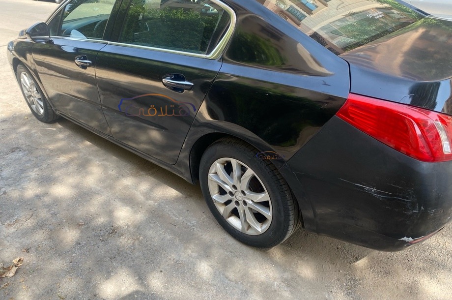 508 Peugeot أسود