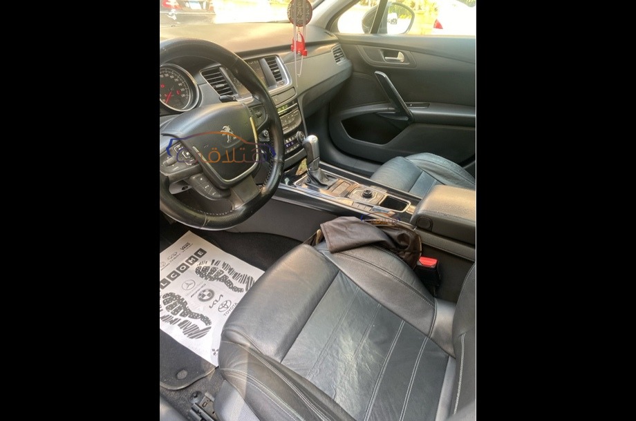 508 Peugeot أسود