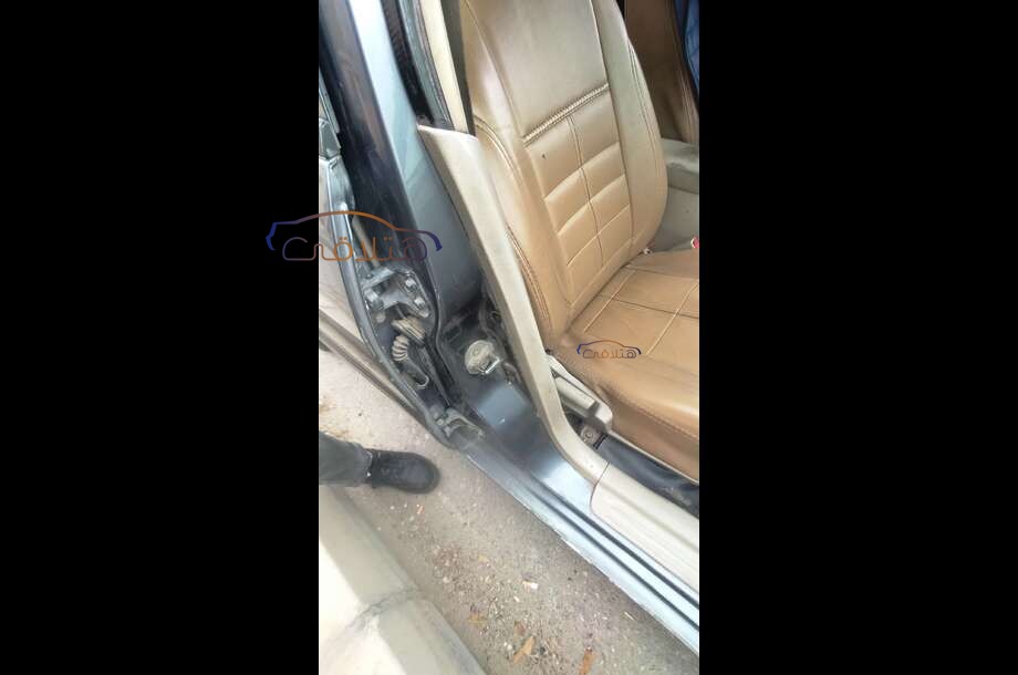 Lancer Puma Mitsubishi رمادي