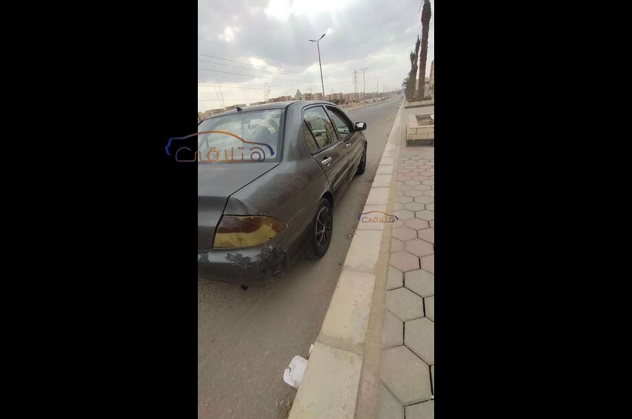 Lancer Puma Mitsubishi رمادي