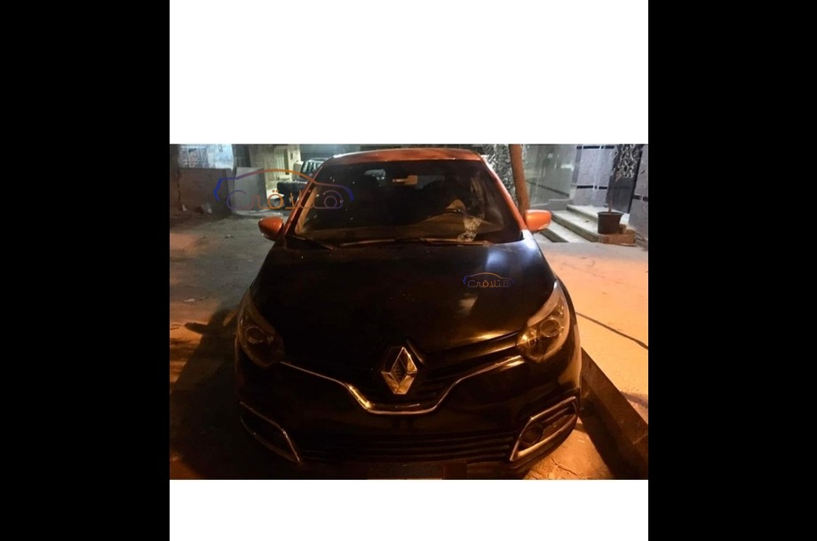 Captur Renault أسود