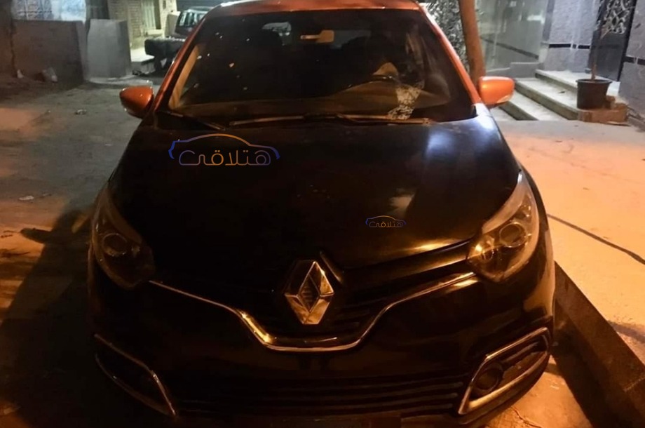 Captur Renault أسود