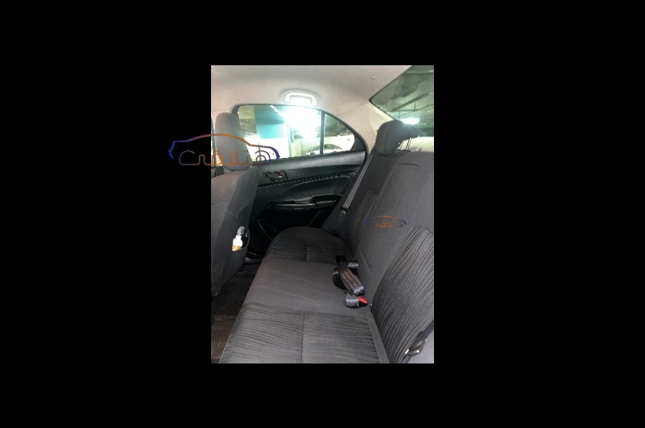 Dzire Suzuki فضي
