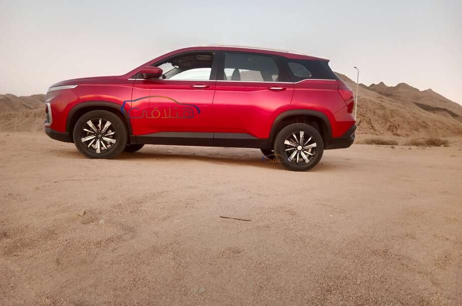 Captiva Chevrolet احمر