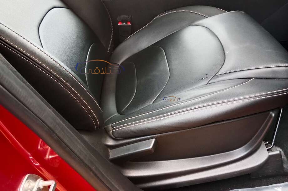 Captiva Chevrolet احمر