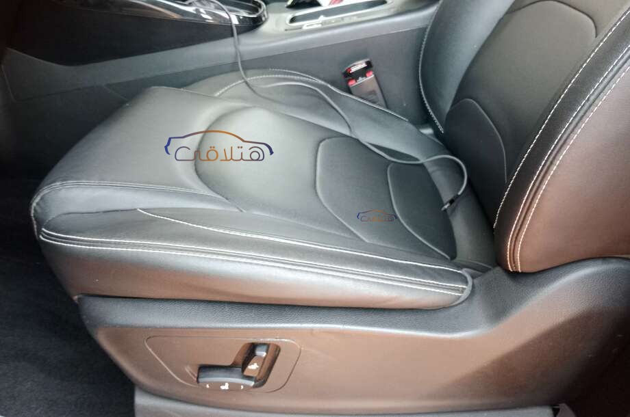 Captiva Chevrolet احمر