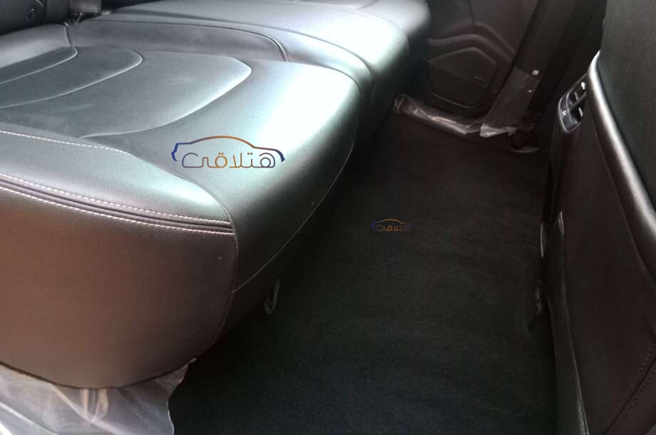 Captiva Chevrolet احمر