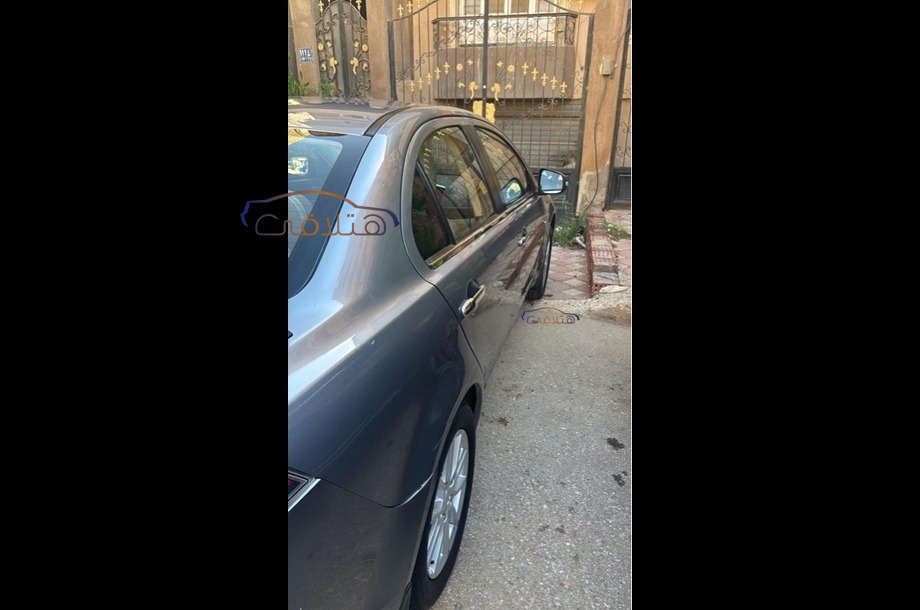 Lancer EX Shark Mitsubishi فضي