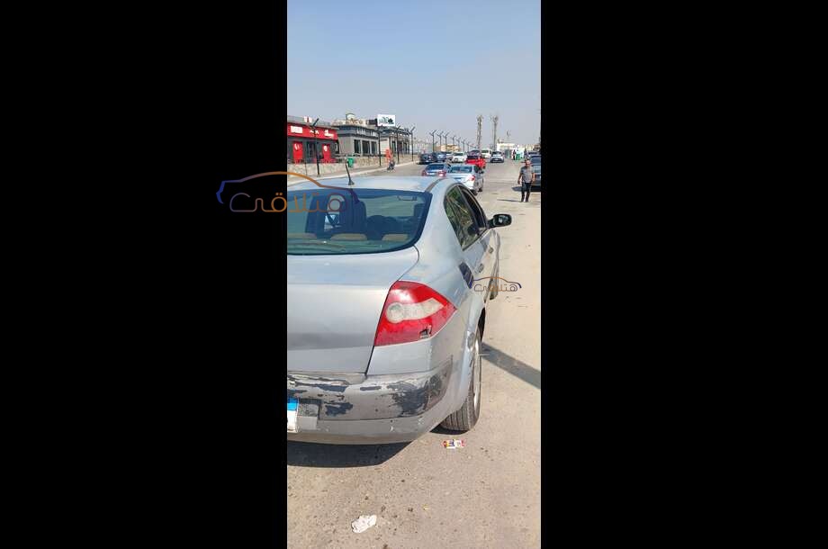 Megane Renault فضي