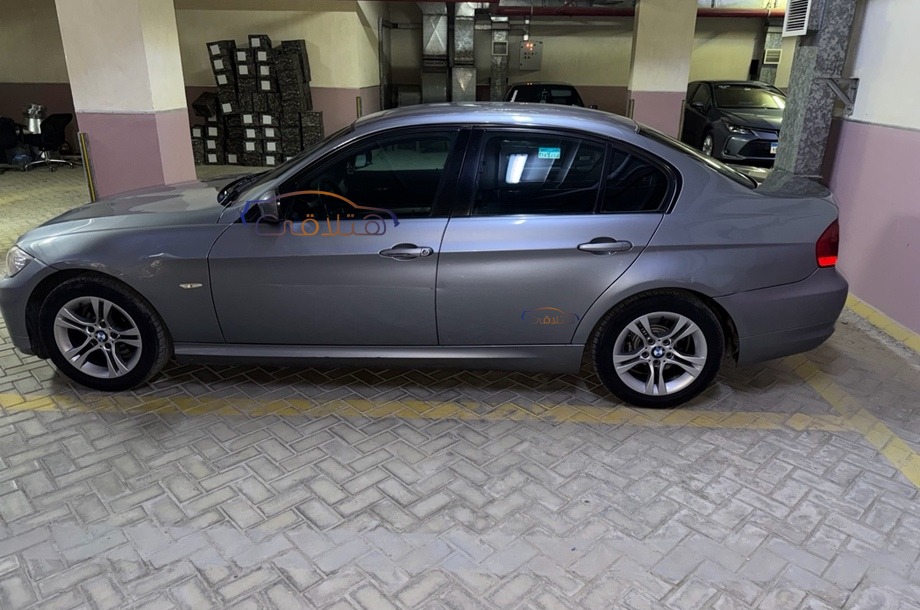 318 BMW Dark grey