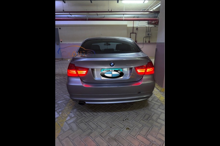 318 BMW Dark grey