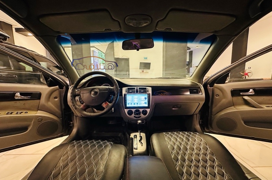 Optra Chevrolet فضي