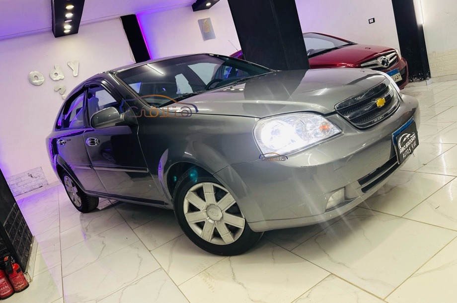 Optra Chevrolet فضي