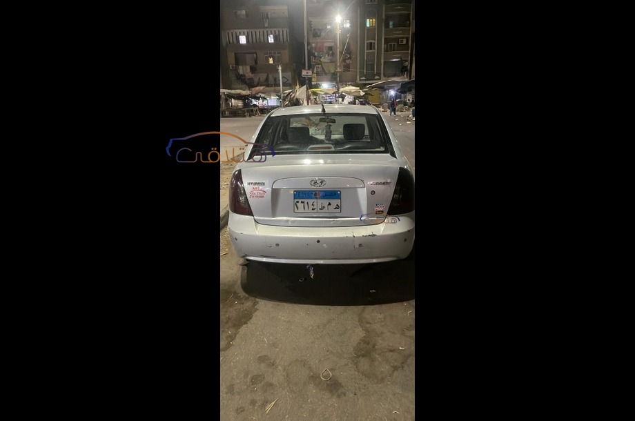 Accent Hyundai فضي