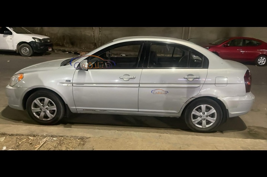 Accent Hyundai فضي