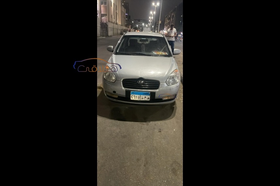 Accent Hyundai فضي