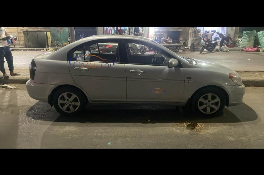 Accent Hyundai فضي