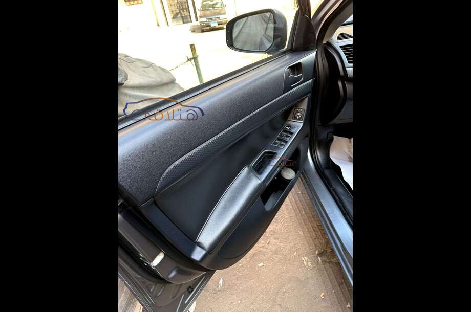 Lancer EX Shark Mitsubishi رمادي