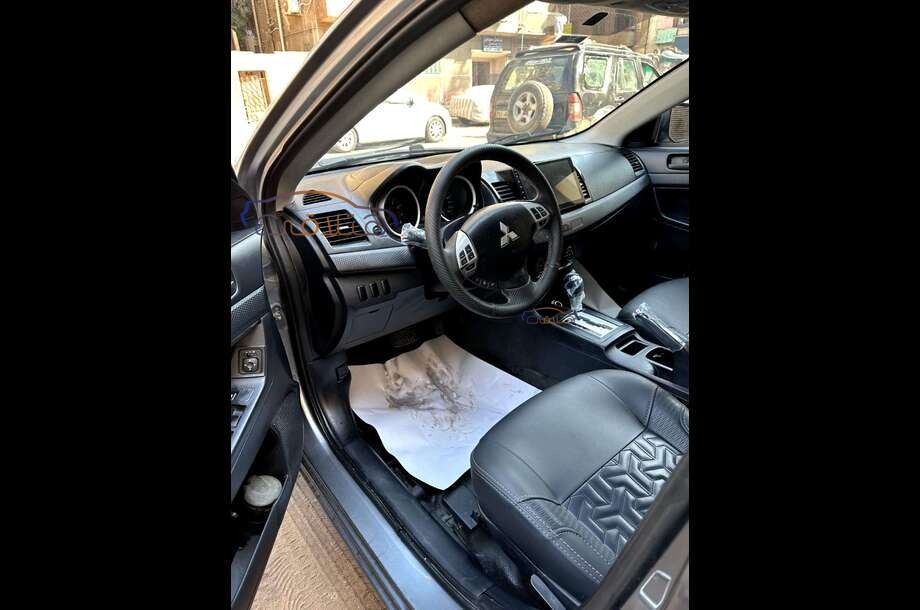 Lancer EX Shark Mitsubishi رمادي