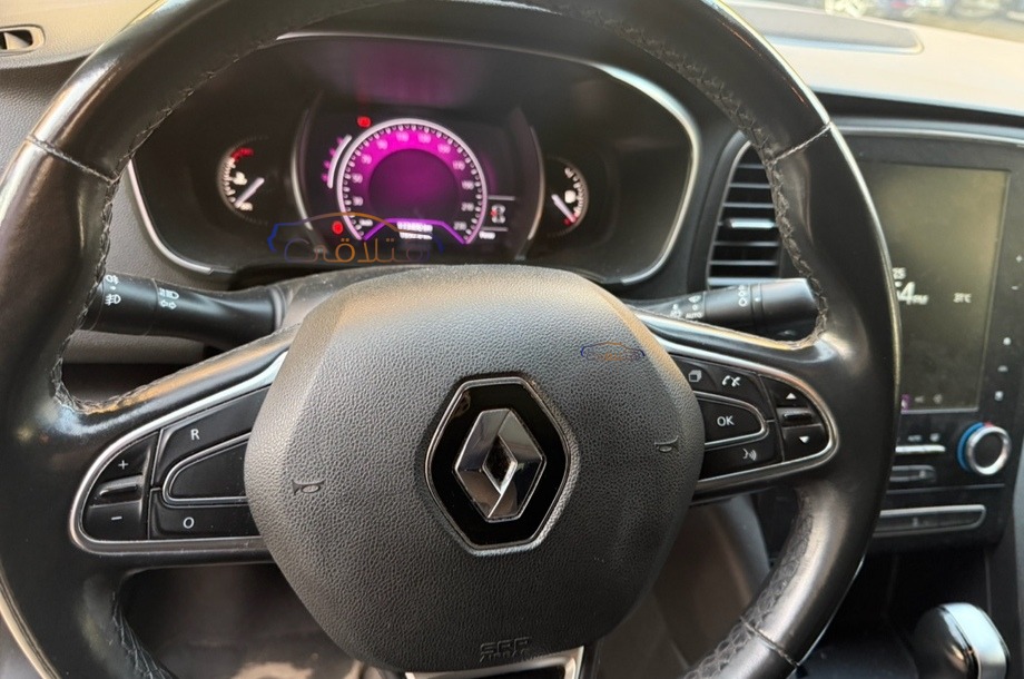 Megane Renault أبيض