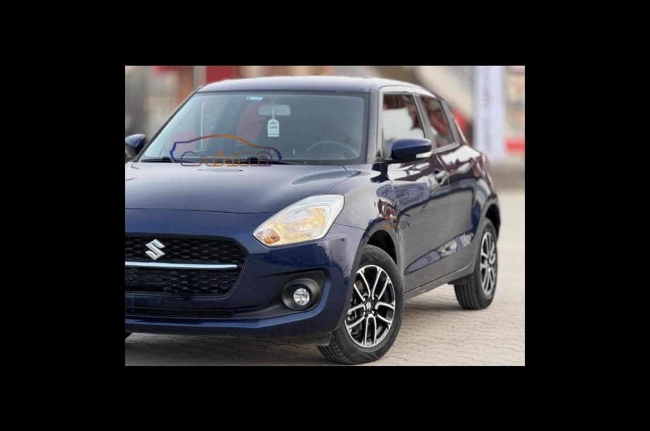 Swift Suzuki الأزرق الداكن
