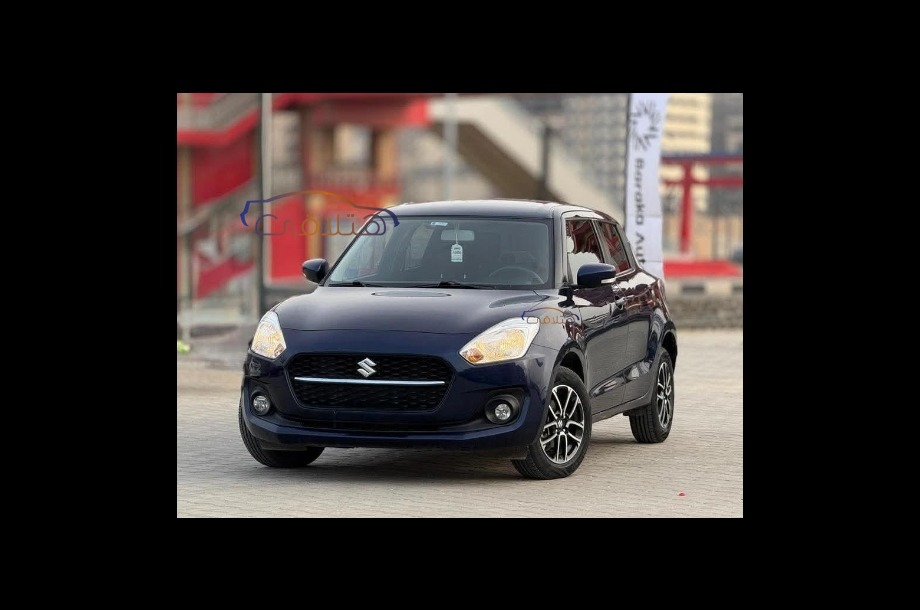 Swift Suzuki الأزرق الداكن