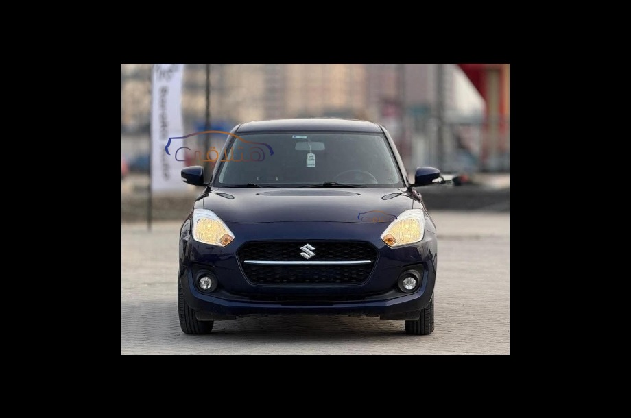 Swift Suzuki الأزرق الداكن
