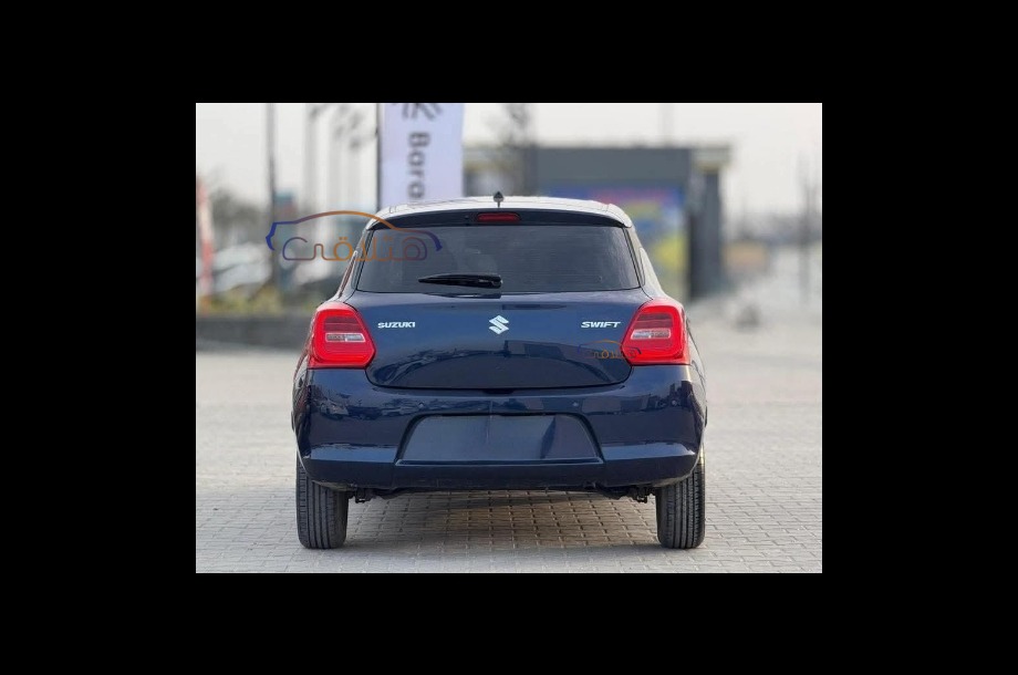 Swift Suzuki الأزرق الداكن