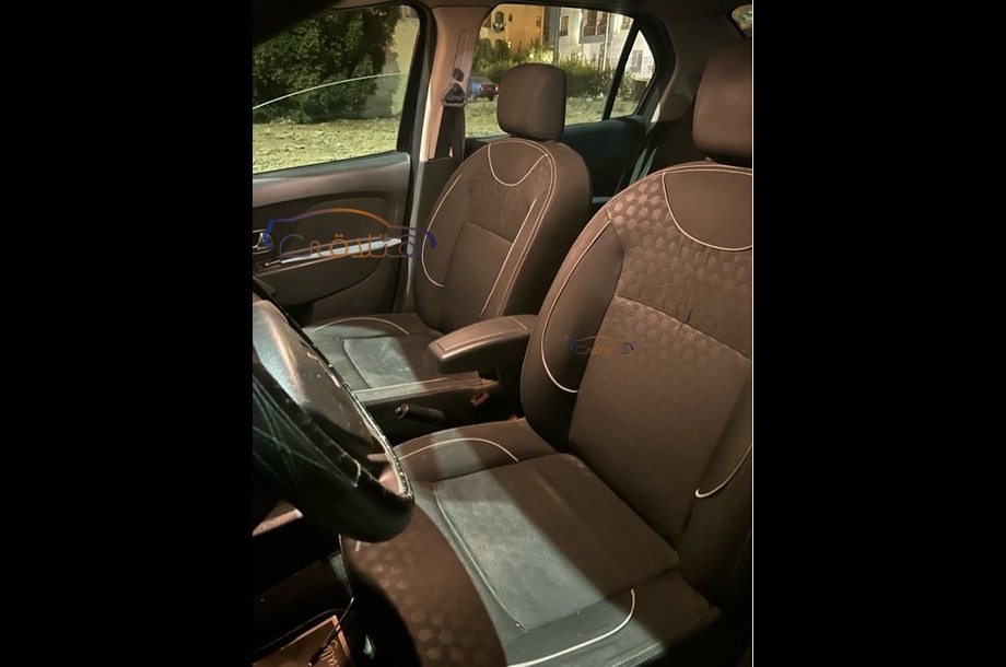 Logan Renault أزرق