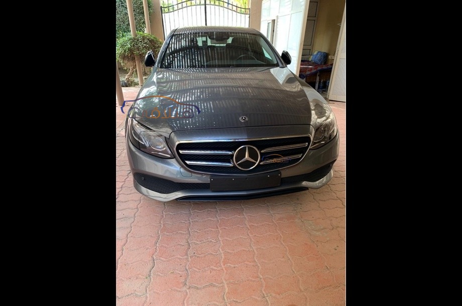 E 300 Mercedes رمادي