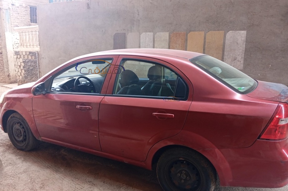 Aveo Chevrolet احمر