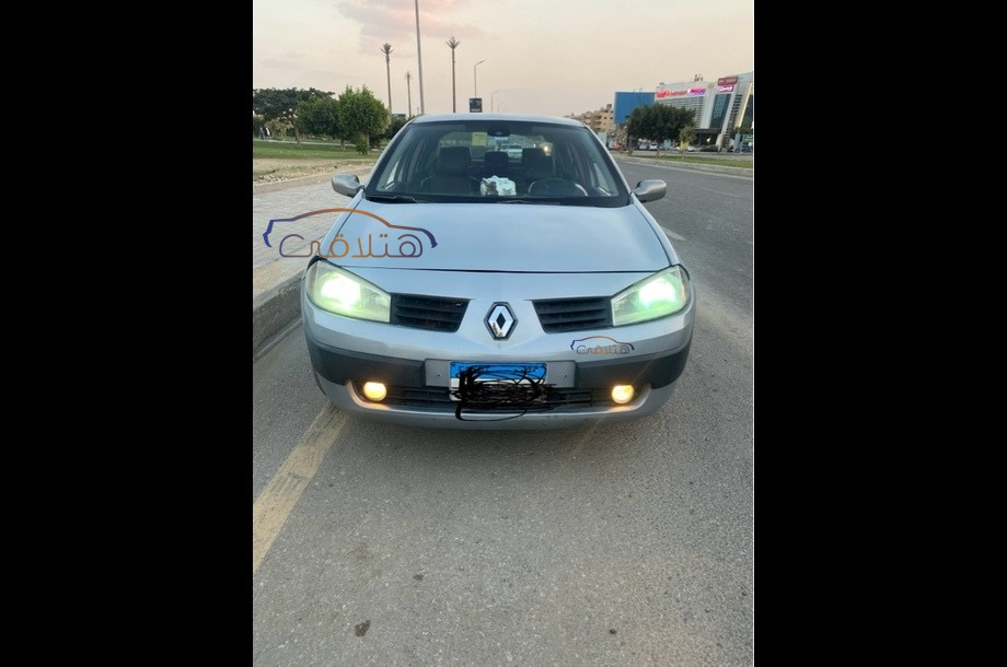 Megane Renault فضي