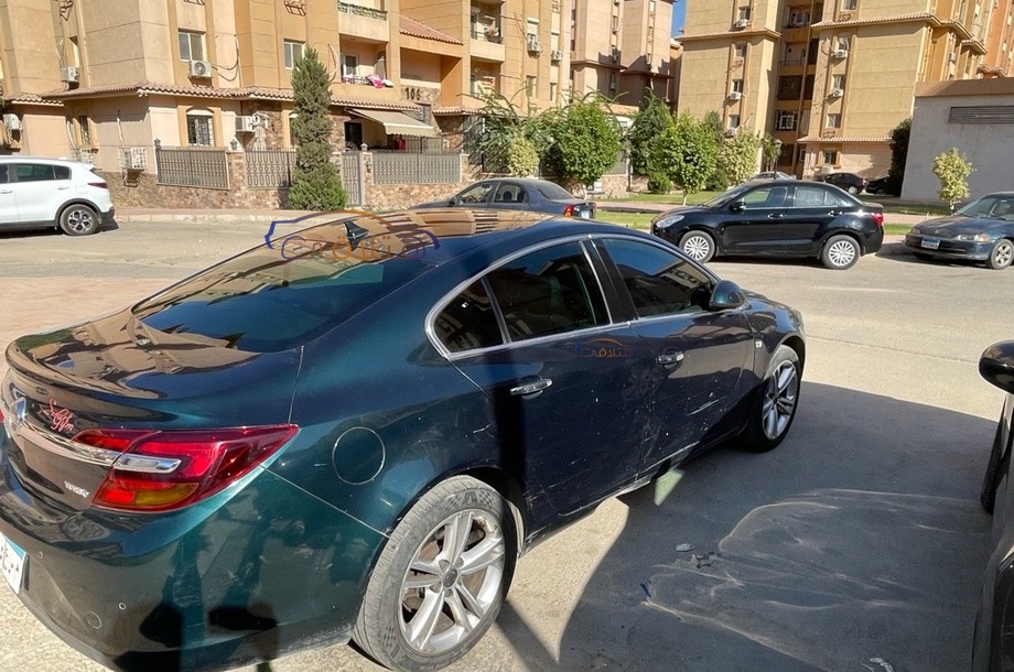 Insignia Opel أخضر