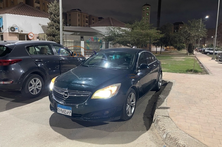 Insignia Opel أخضر