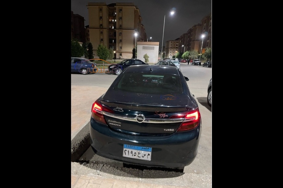 Insignia Opel أخضر