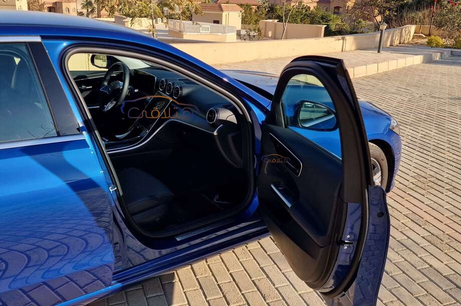 C 200 Mercedes أزرق