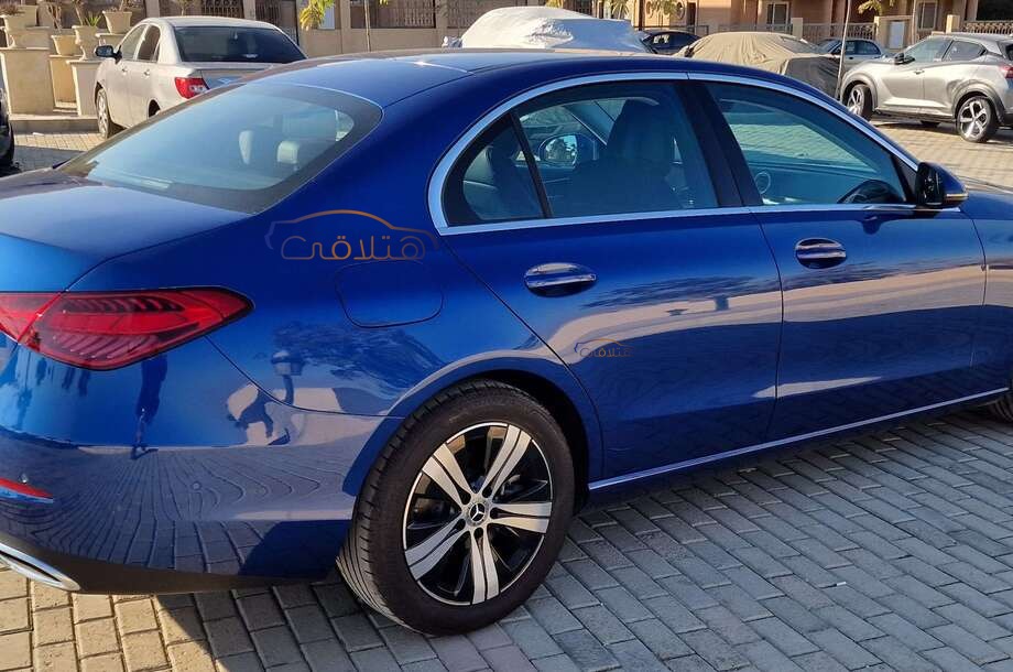 C 200 Mercedes أزرق