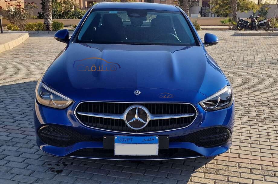 C 200 Mercedes أزرق