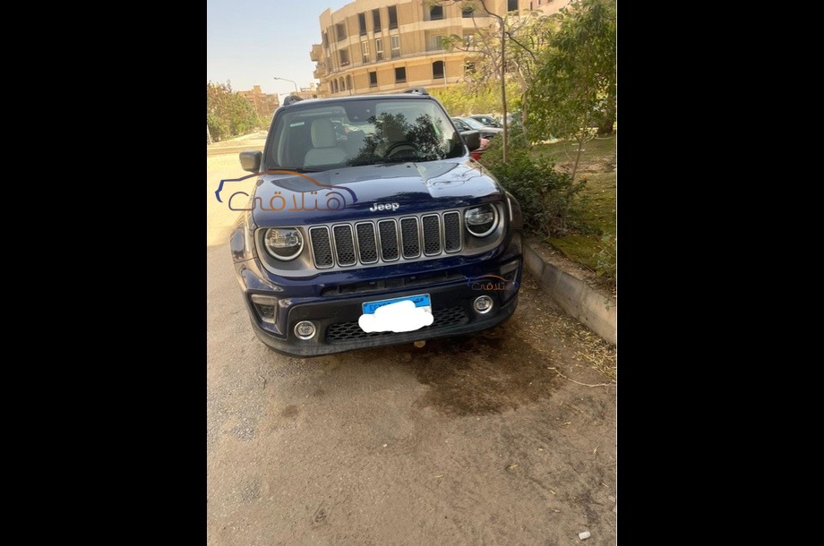 Renegade Jeep الأزرق الداكن