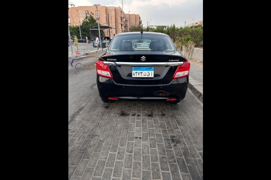 Dzire Suzuki أسود