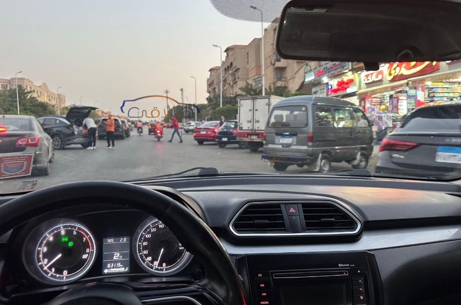 Dzire Suzuki أسود