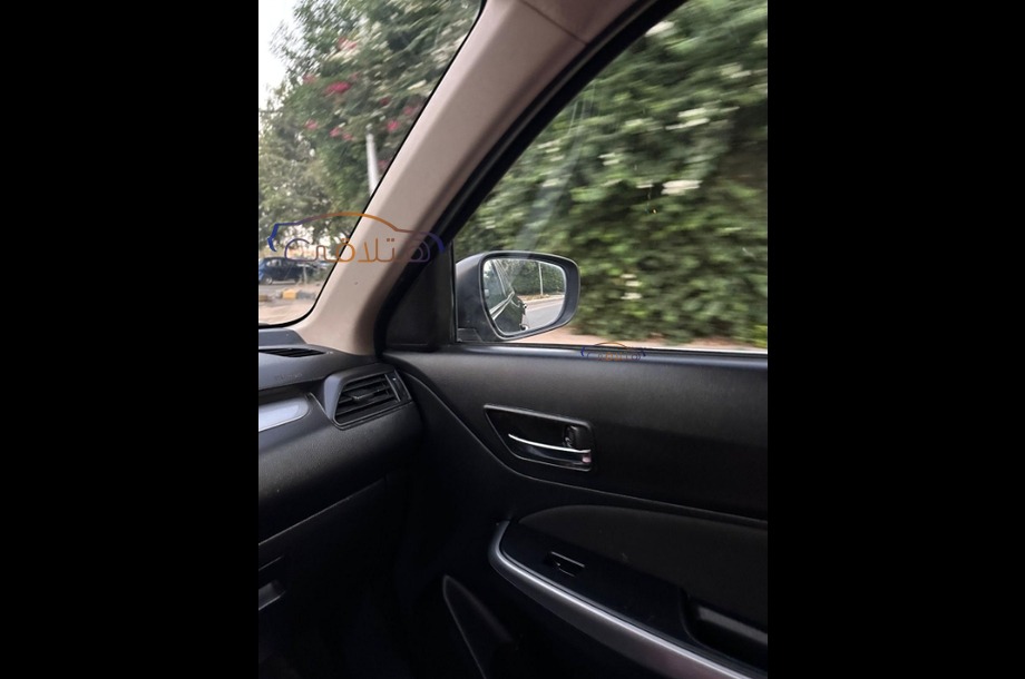 Dzire Suzuki أسود