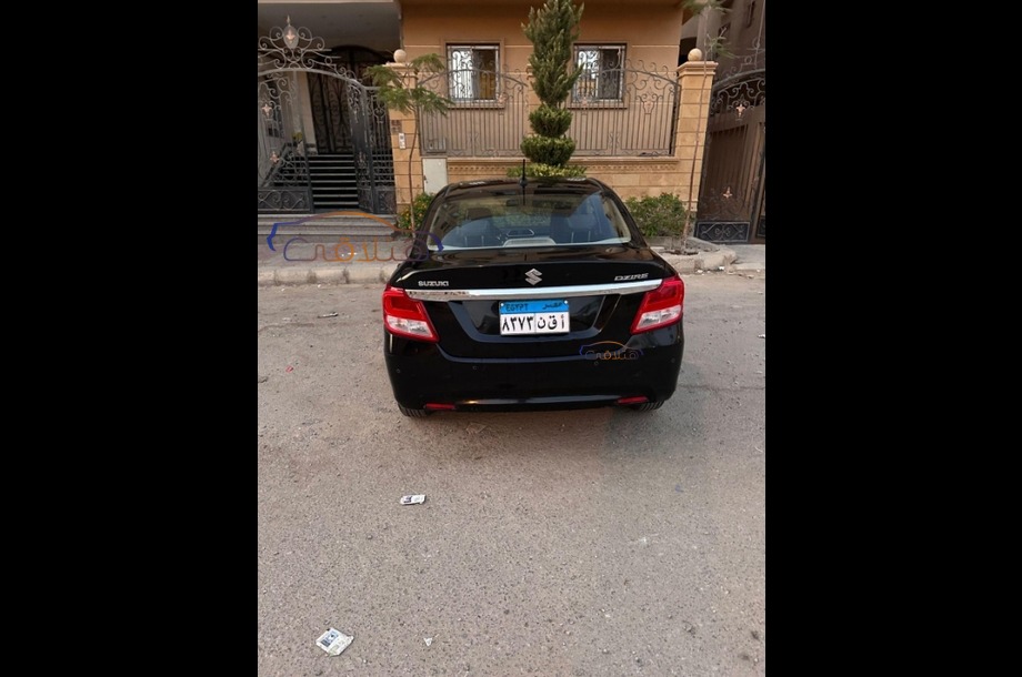 Dzire Suzuki أسود