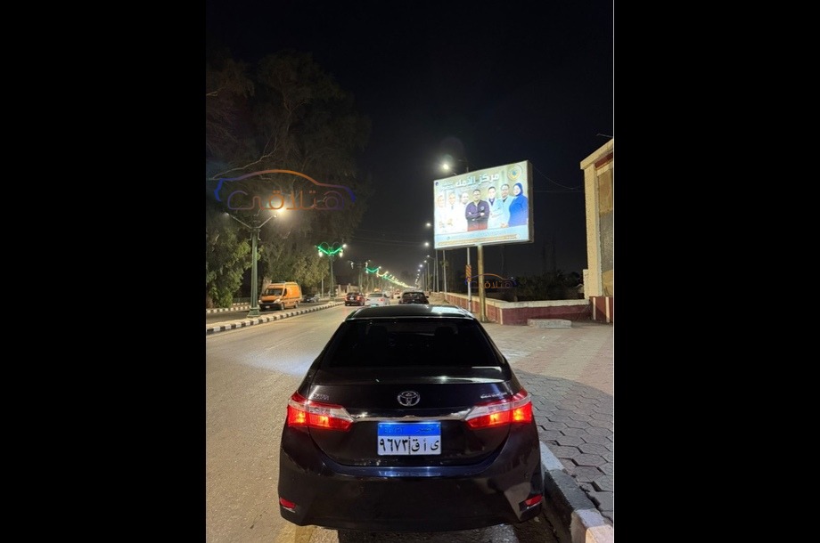 Corolla Toyota أسود